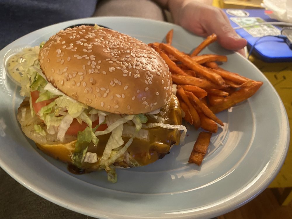 Red Robin Gourmet Burgers and Brews 575 Briarwood Cir, Ann Arbor