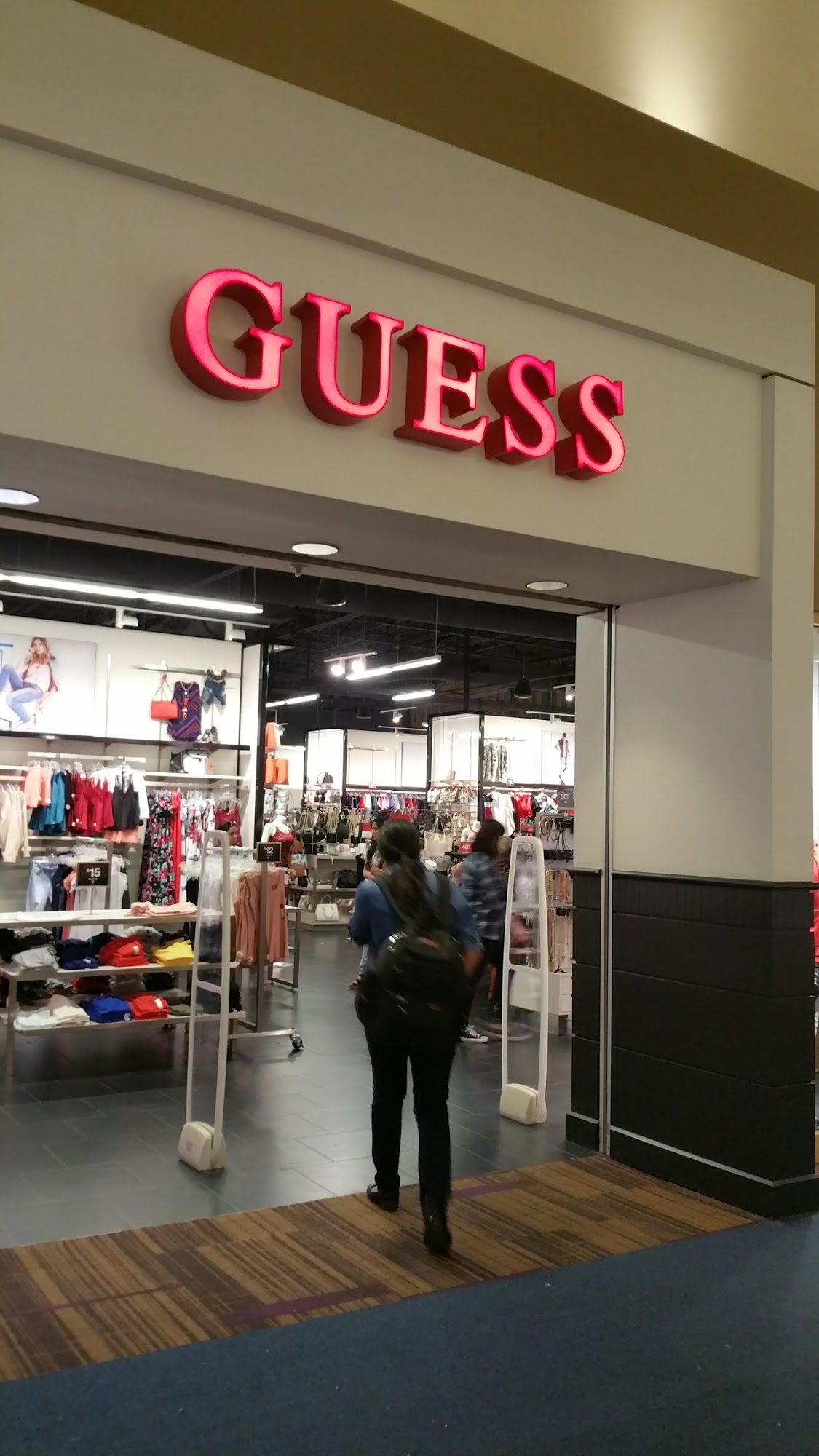 GUESS Factory