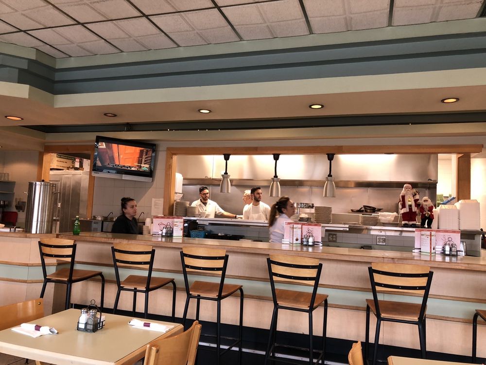 Apovini Grill 1536 N Crooks Rd, Clawson