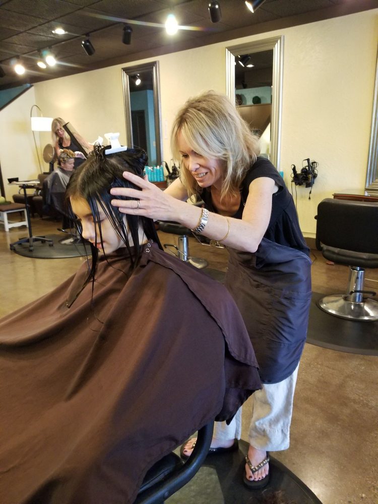 25 Best Hair Salons Near Dearborn, MI - 2023 BestProsInTown