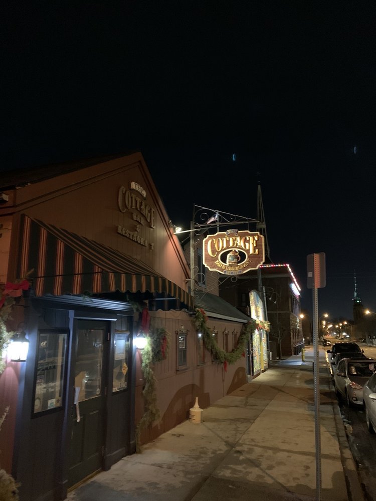Cottage Bar 18 La Grave Ave SE, Grand Rapids