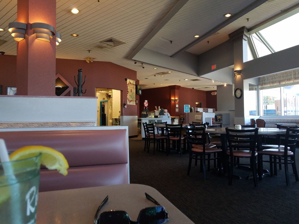 Russ' Restaurant 3531 Alpine Ave NW, Grand Rapids