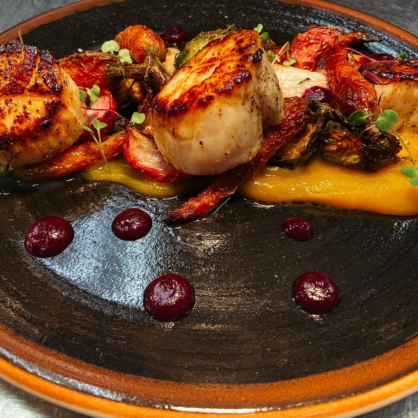 Linear Restaurant 1001 Monroe Ave NW, Grand Rapids