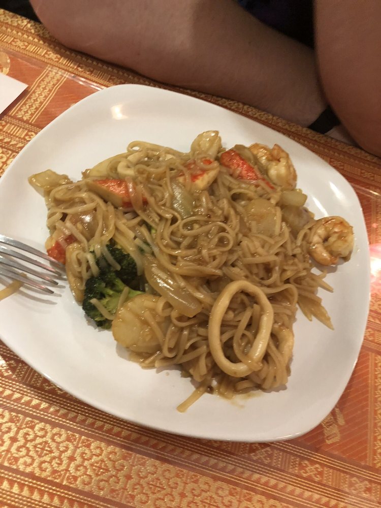 Thai Bistro 2055 28th St SE #9, Grand Rapids