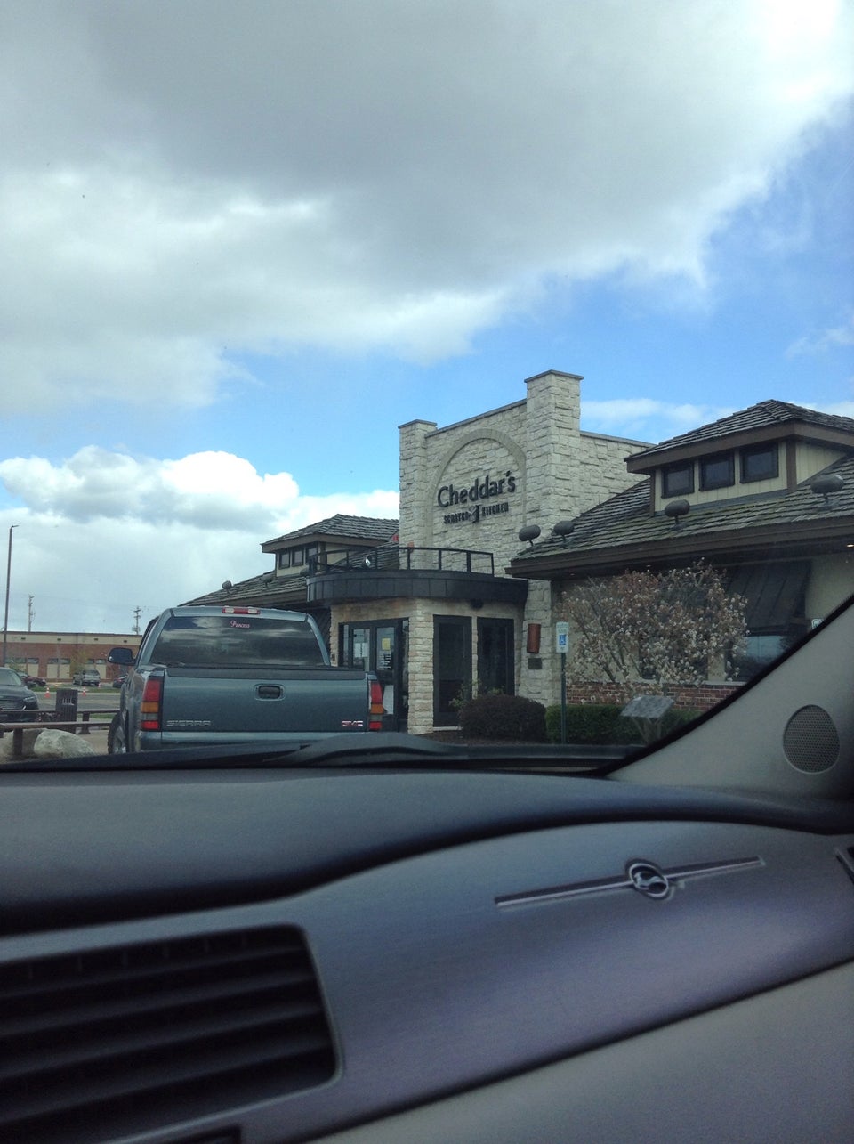 Cheddar's Scratch Kitchen 5719 W Saginaw Hwy, Lansing