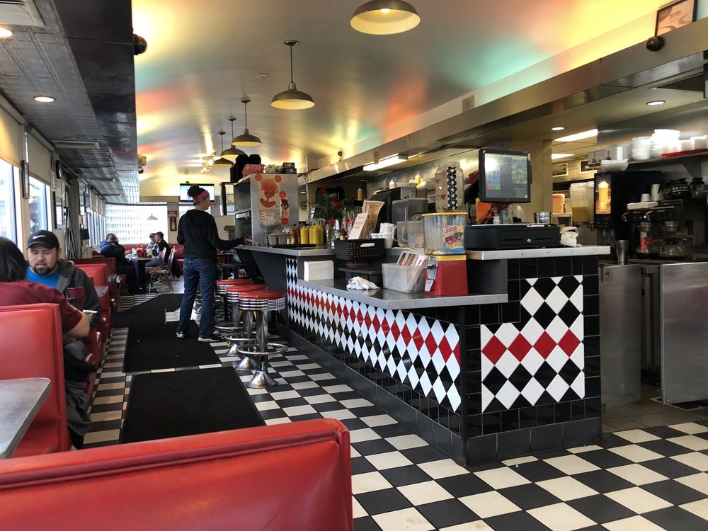 Fleetwood Diner 2211 S Cedar St, Lansing