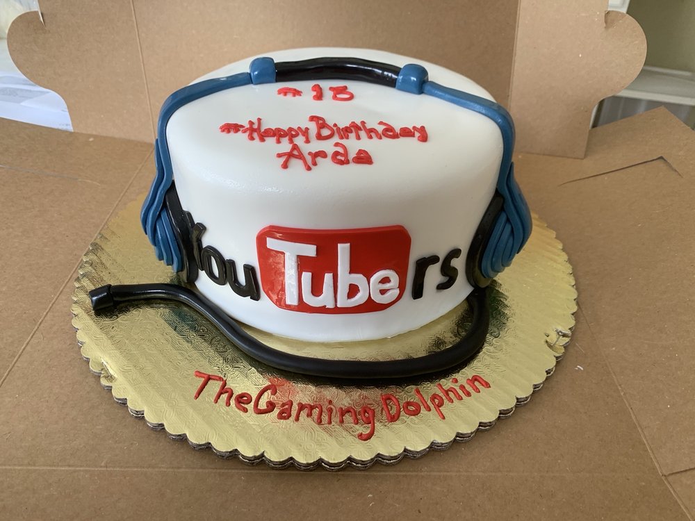 Cakes-A-Bloomin' 412 Elmwood Rd, Lansing