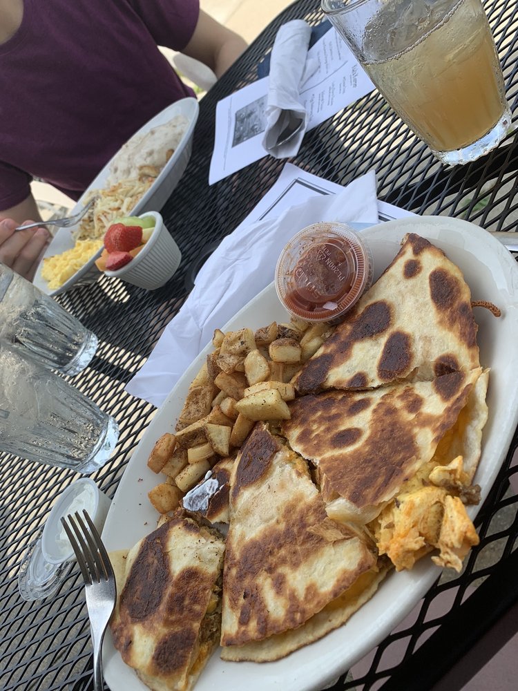Breakfast Club 30600 John R Rd, Madison Heights