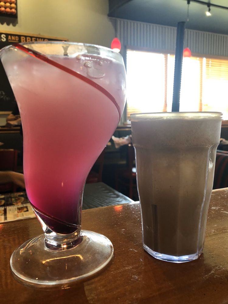 Red Robin Gourmet Burgers and Brews 31805 John R Rd, Madison Heights