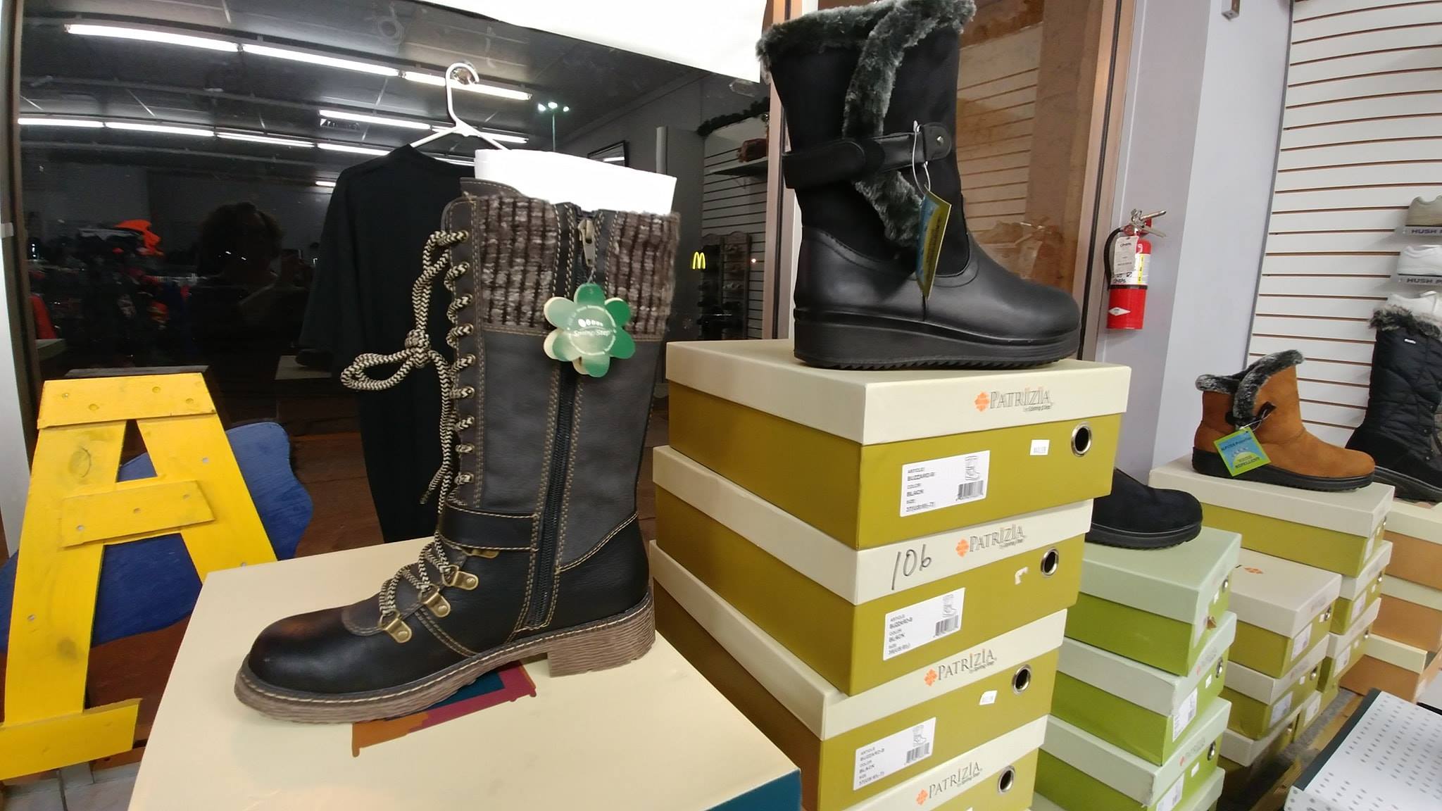 Vineys Varsity Wear 6732 River Rd, Marine City