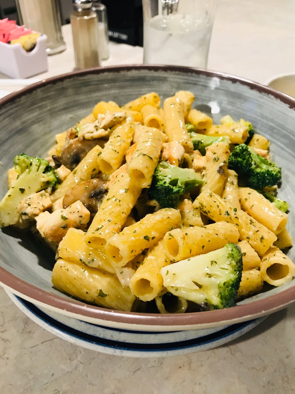 Eddie's Gourmet 25920 Greenfield Rd, Oak Park