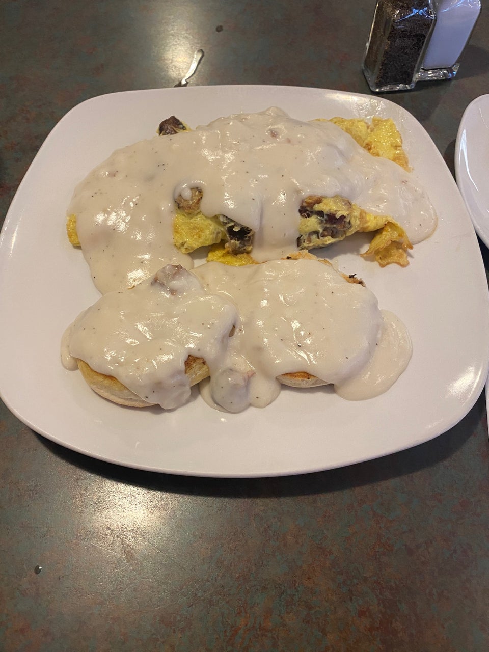 Col's Family Restaurant 2600 W 14 Mile Rd, Royal Oak