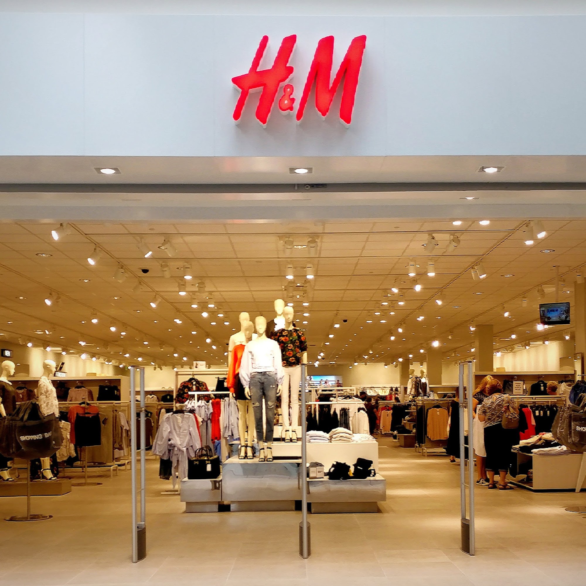 H&M