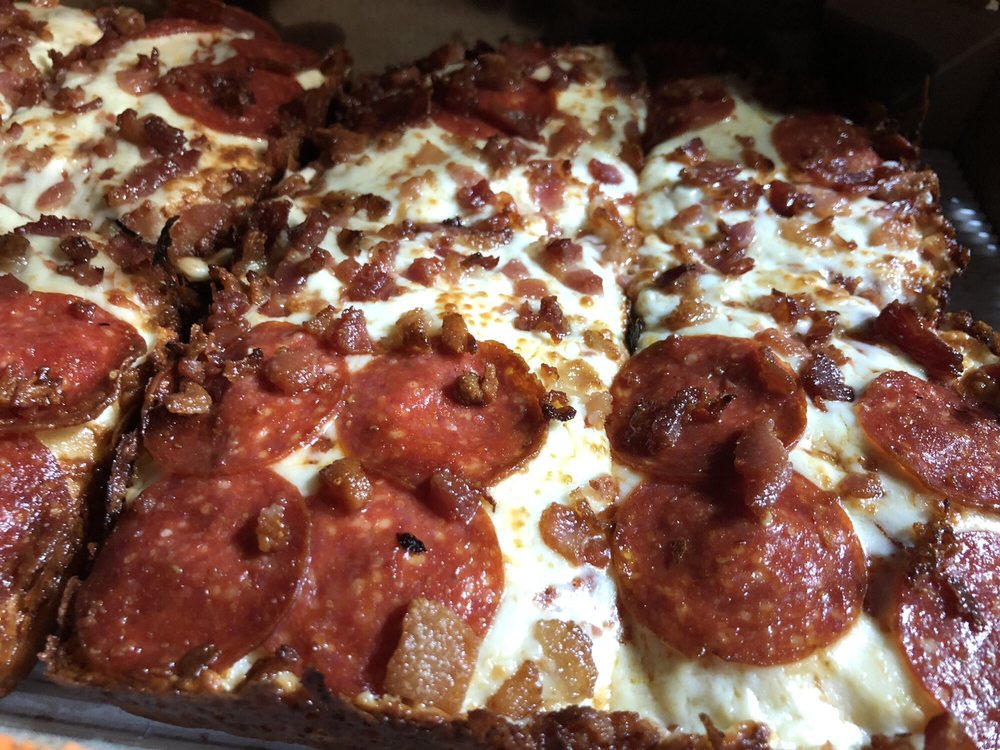 Little Caesars Pizza 24492 W 10 Mile Rd, Southfield