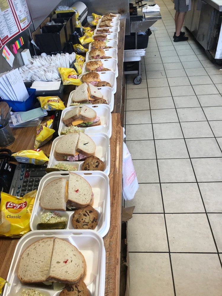 StackerZ Deli & Coney Island 23145 Lahser Rd, Southfield