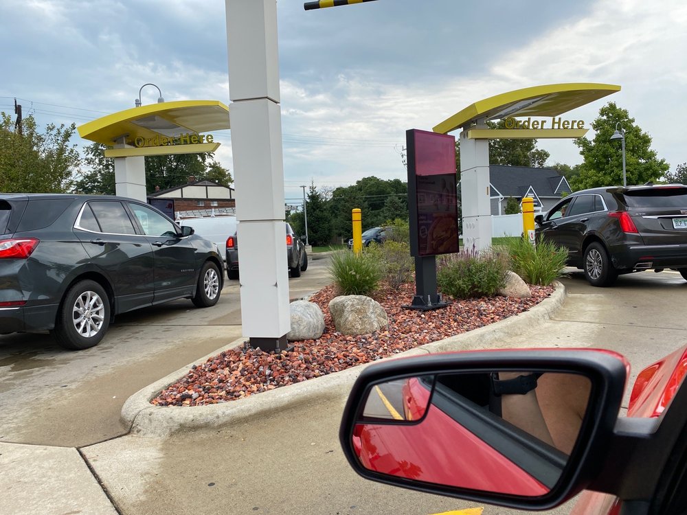 McDonald's 8280 15 Mile Rd, Sterling Heights