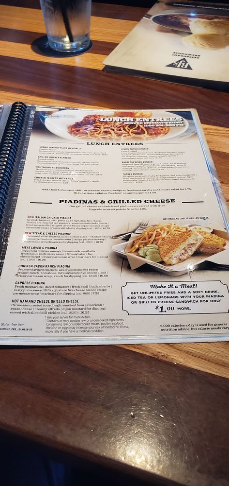 BJ's Restaurant & Brewhouse 14455 Lakeside Cir, Sterling Heights