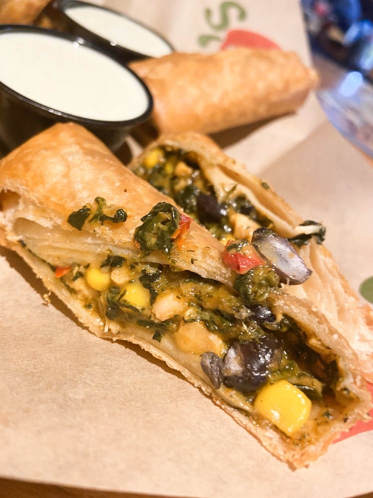 Chili's Grill & Bar 402 W 14 Mile Rd, Troy