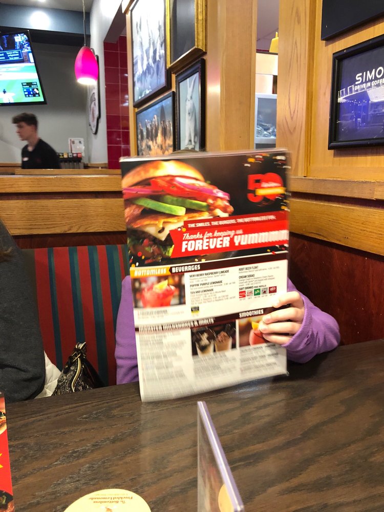 Red Robin Gourmet Burgers and Brews 5460 Corporate Dr, Troy