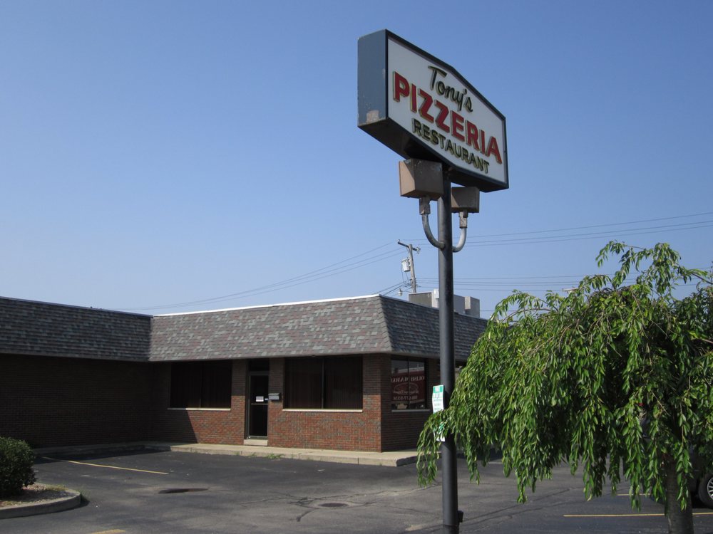 Tony's Pizzeria and Family Restaurant 34781 Dequindre Rd, Troy