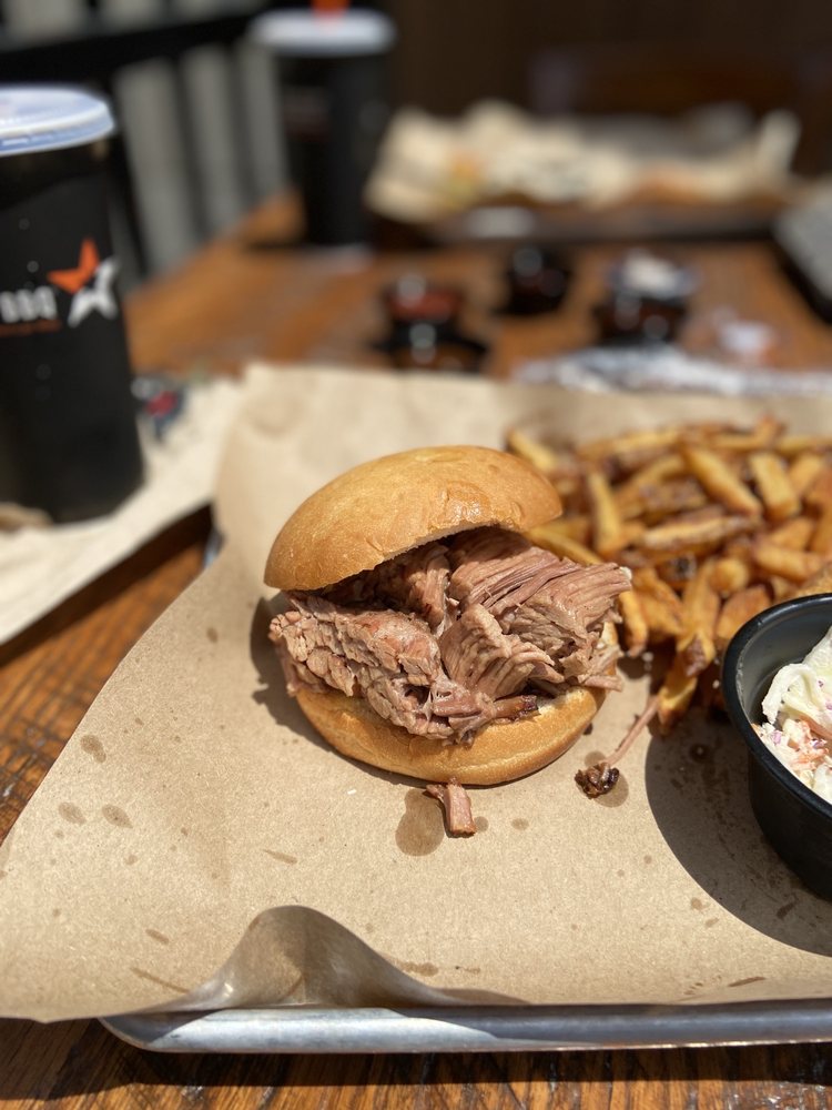 MISSION BBQ 890 E Big Beaver Rd, Troy