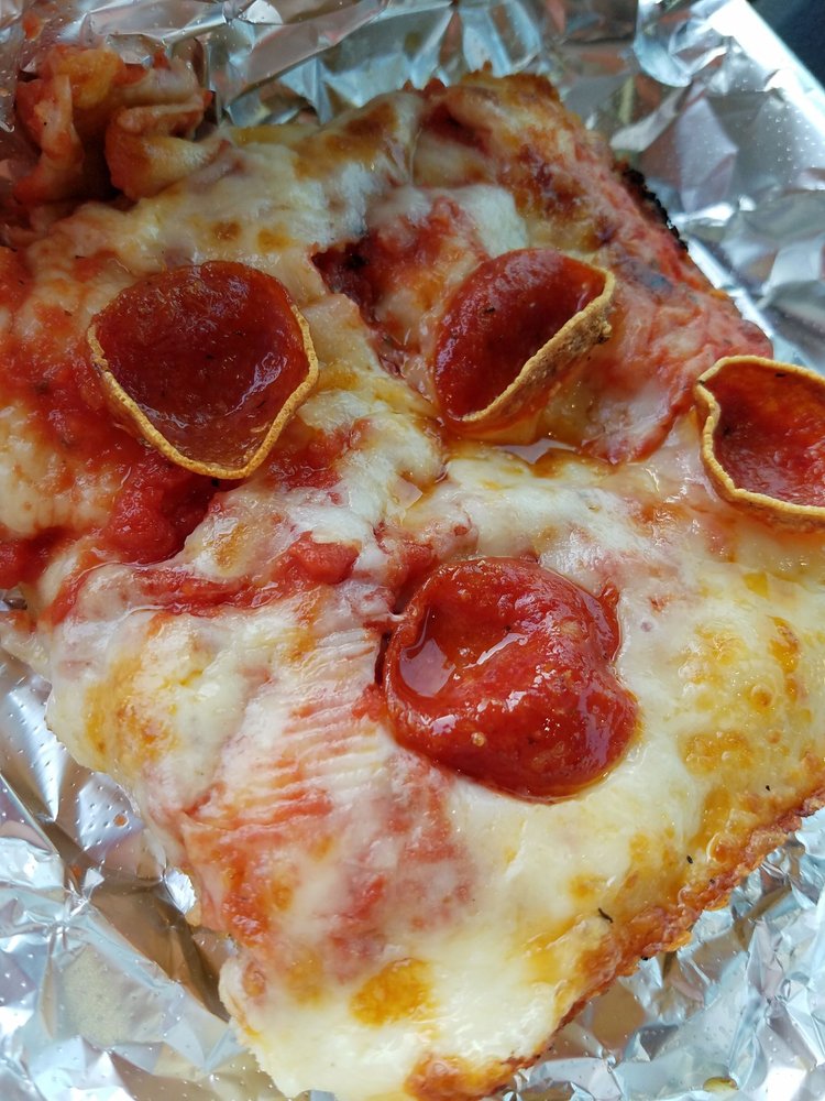 Lisa Tori's Pizza 6768 Twelve Mile Rd, Warren