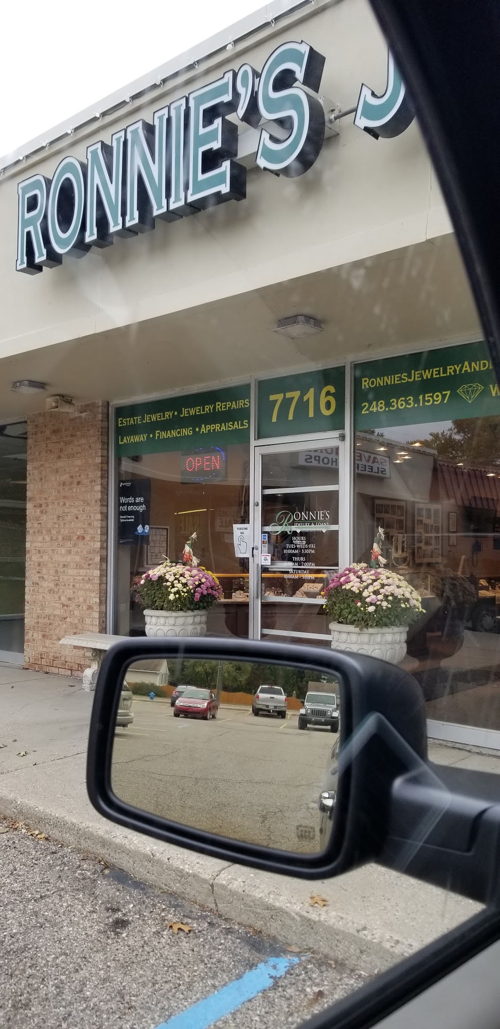 Ronnie’s Jewelry and Loans