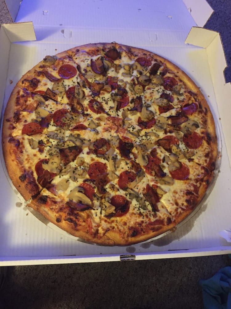 Vincenzo's Pizza 2415 36th St SW, Wyoming