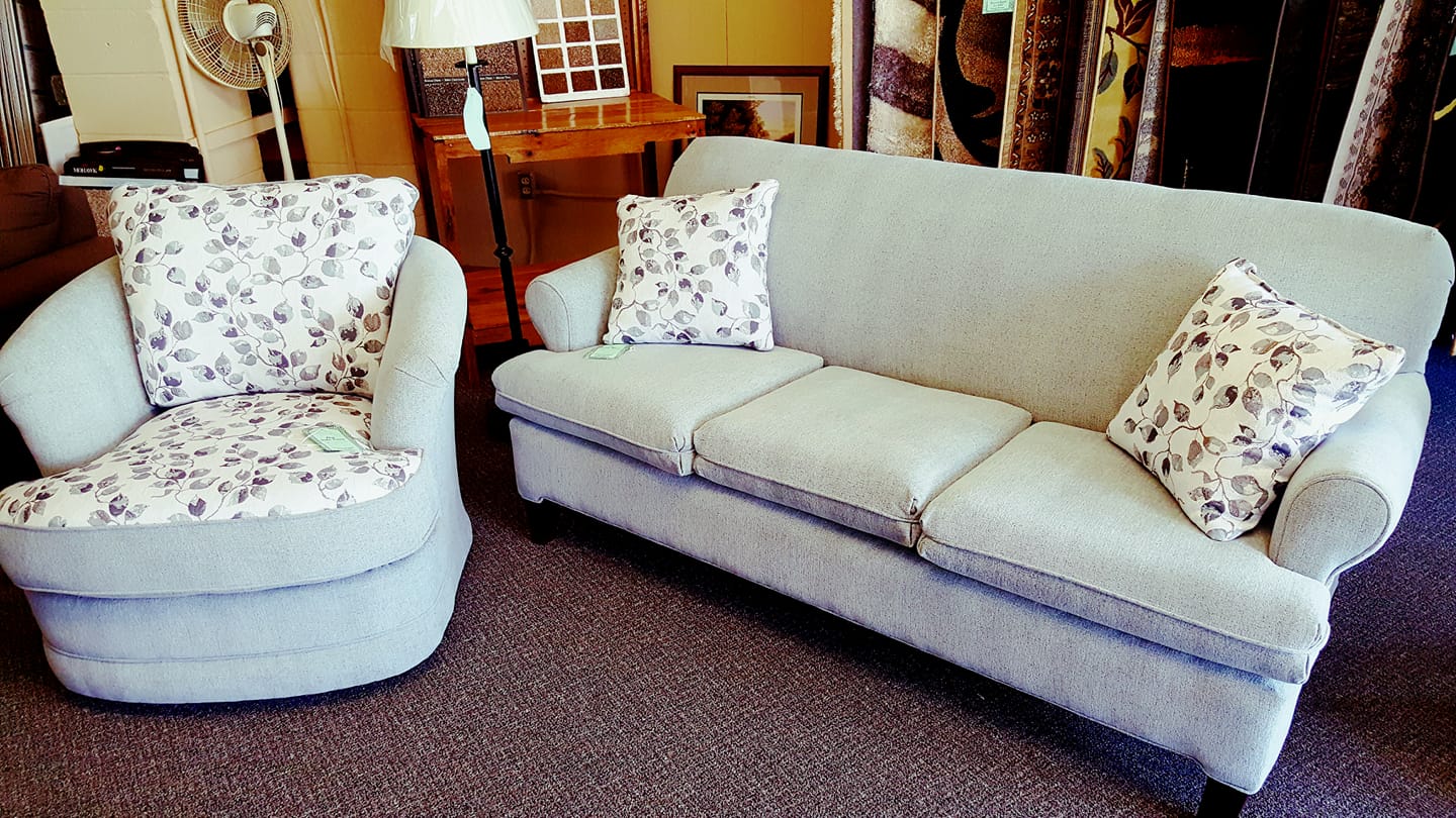 Ausmus Flooring & Furnishings LLC 102 Main St E, Hinckley