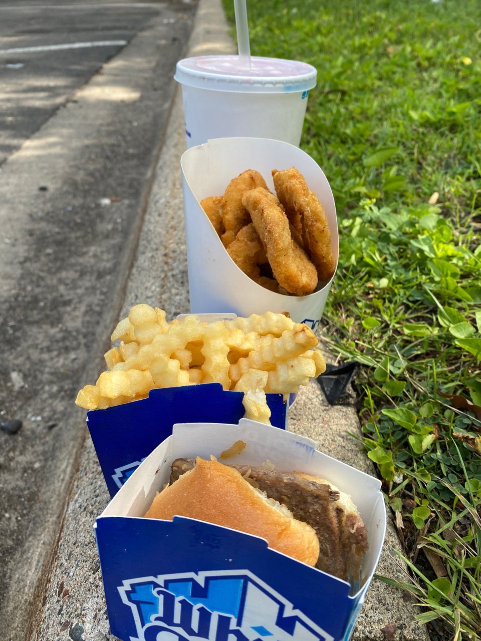 White Castle 1111 Cambridge St, Hopkins