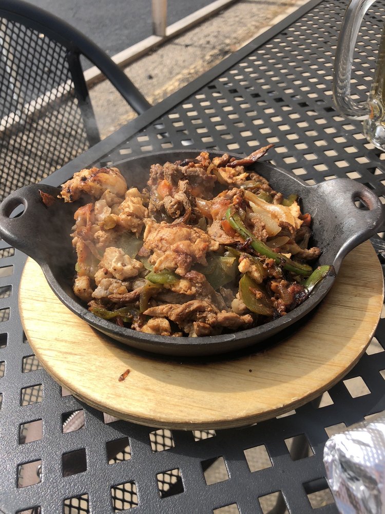 El Lorito Mexican Grill 502 Blake Rd N, Hopkins