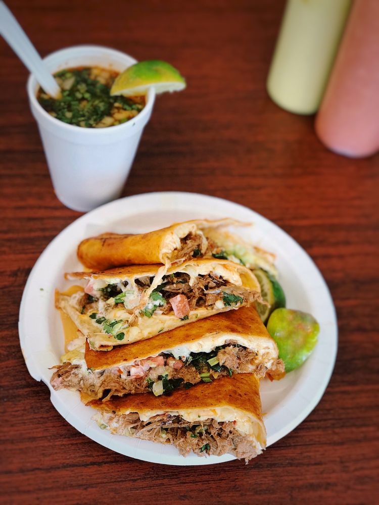 Taqueria y birrieria las cuatro milpas 1526 E Lake St, Minneapolis