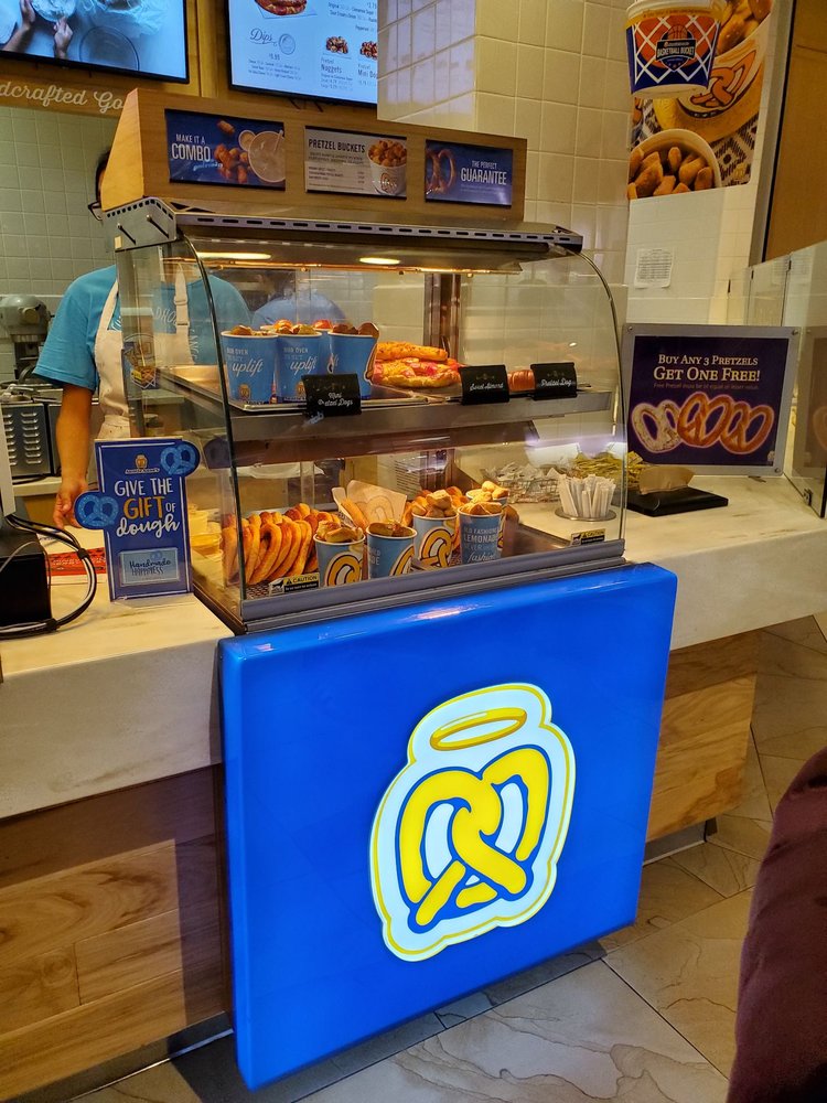 Auntie Anne's 12363 Wayzata Blvd, Minnetonka