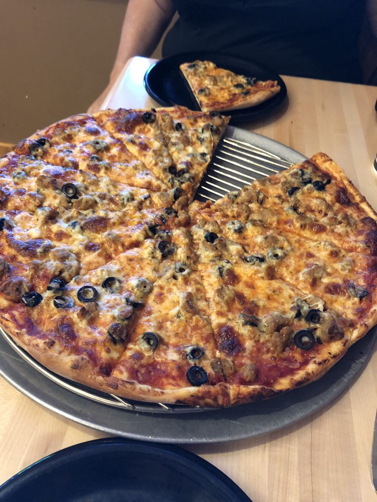 Davanni's Pizza & Hot Hoagies 15200 MN-7, Minnetonka
