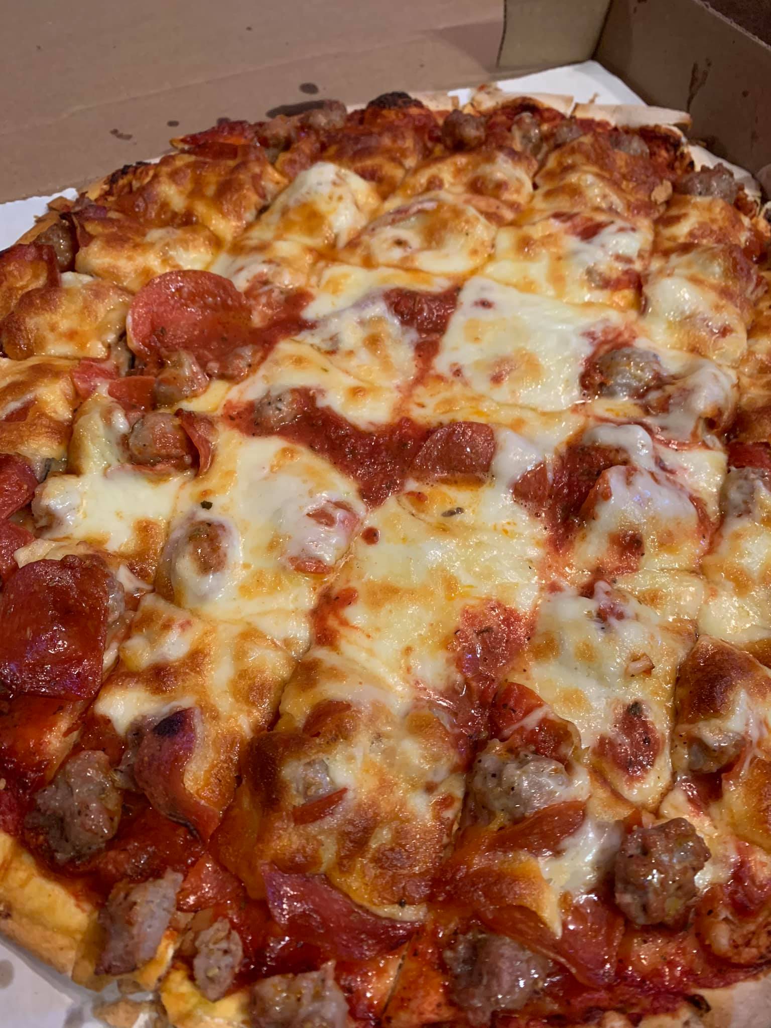 Mama's Pizza 961 Rice St, St Paul