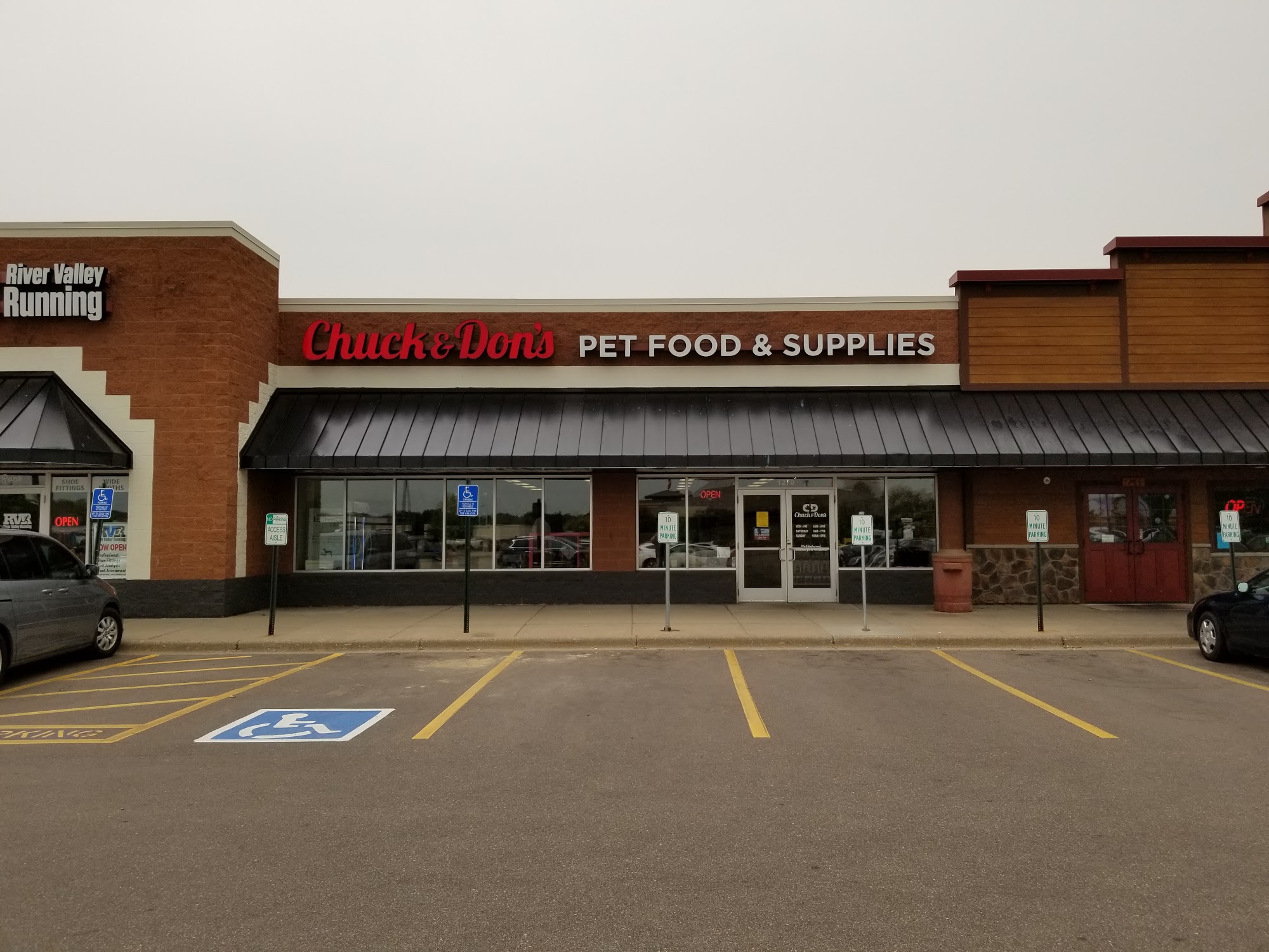 Chuck & Don's Pet Food & Supplies