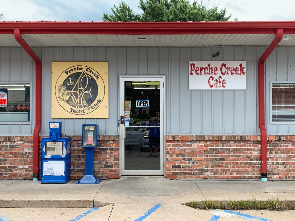 Perche Creek Cafe 6751 US-40, Columbia