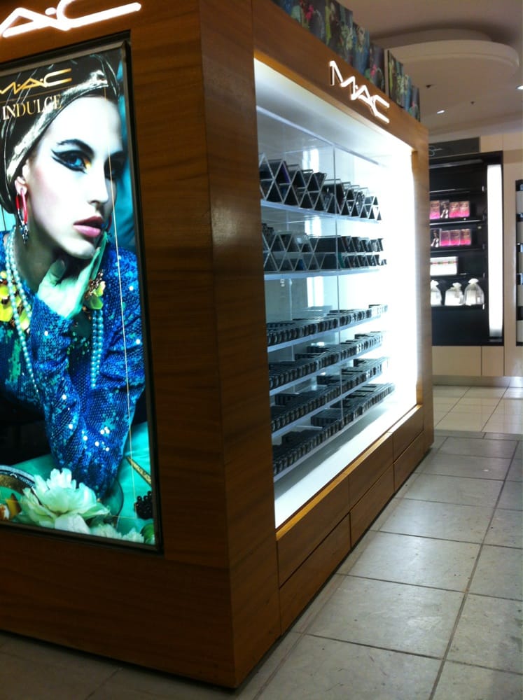 MAC Cosmetics 18809 East 39th St S, Independence