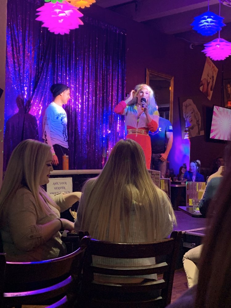 Hamburger Mary's Kansas City 3700 Broadway Blvd #110, Kansas City