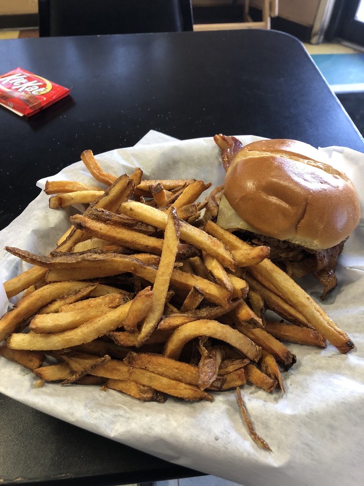 The Lunch Box 1701 W 9th St, Kansas City