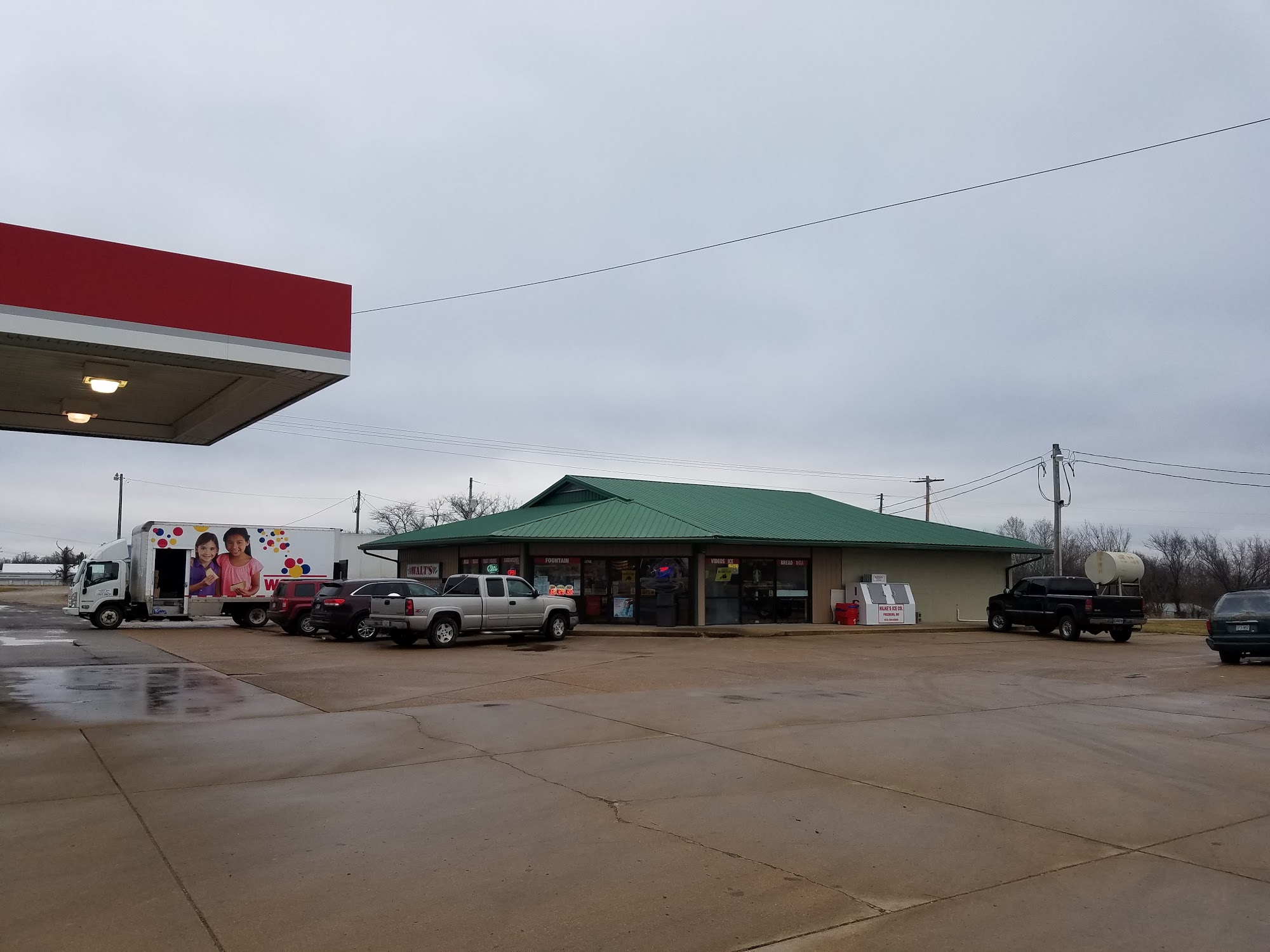 Walt's Convenience Store