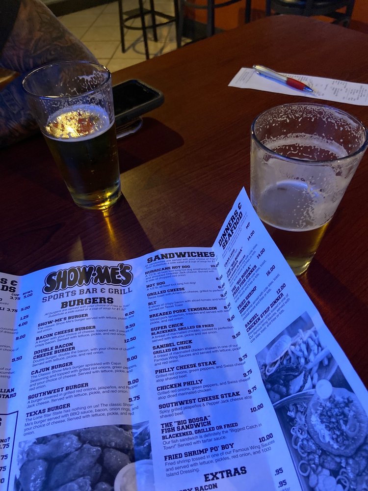 Show-Me's Sports Bar & Grill 2795 Veterans Memorial Pkwy, St Charles