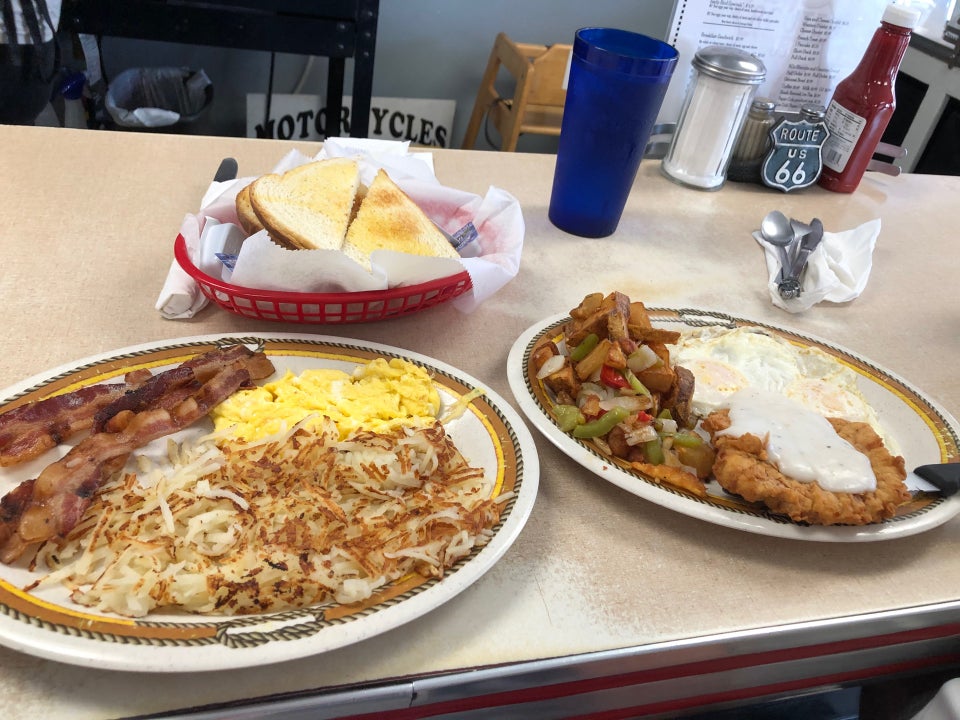 College Street Café 1622 W College St, Springfield