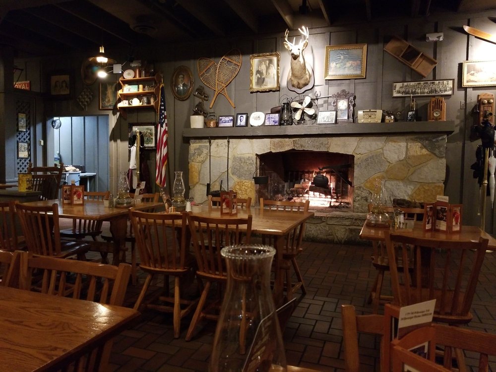Cracker Barrel Old Country Store 901 Veterans Memorial Pkwy, St Charles