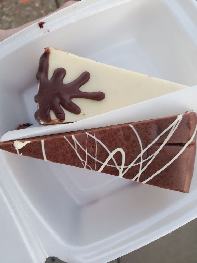 Hank's Cheesecakes 1063 S Big Bend Blvd, St. Louis