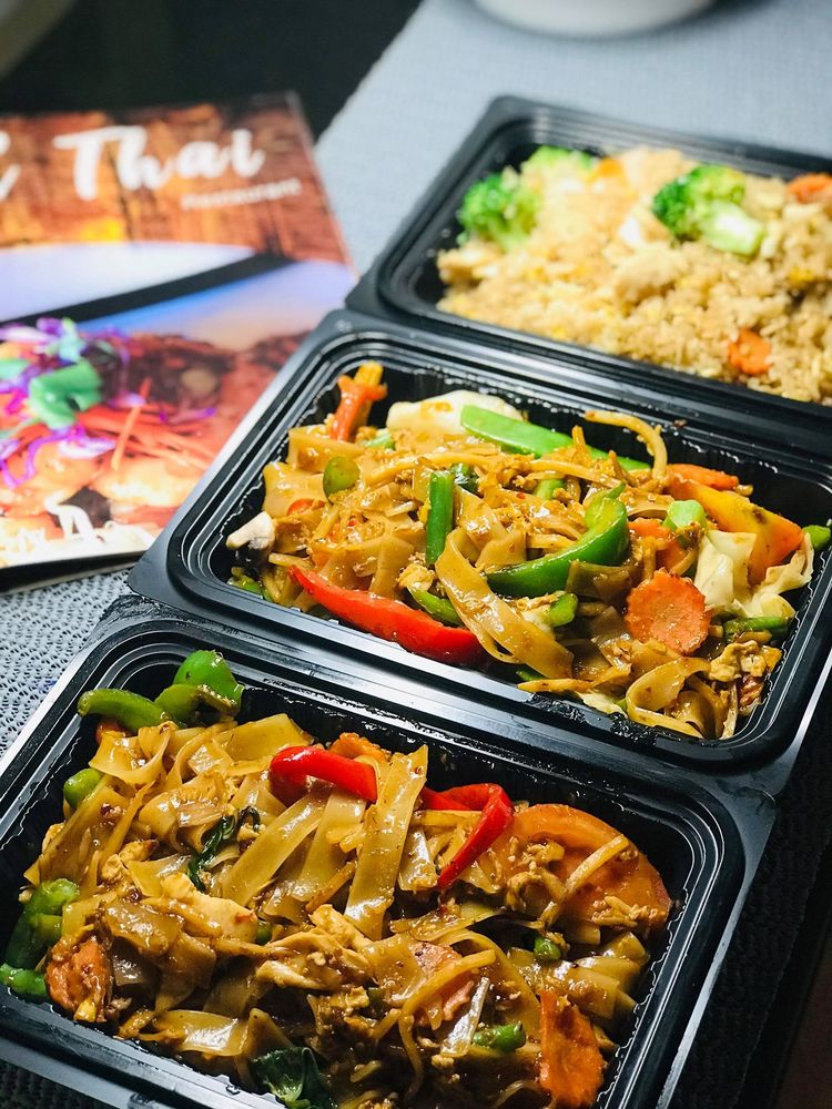 Pad Thai St. Louis 12676 Lamplighter Square Shopping Center, St. Louis
