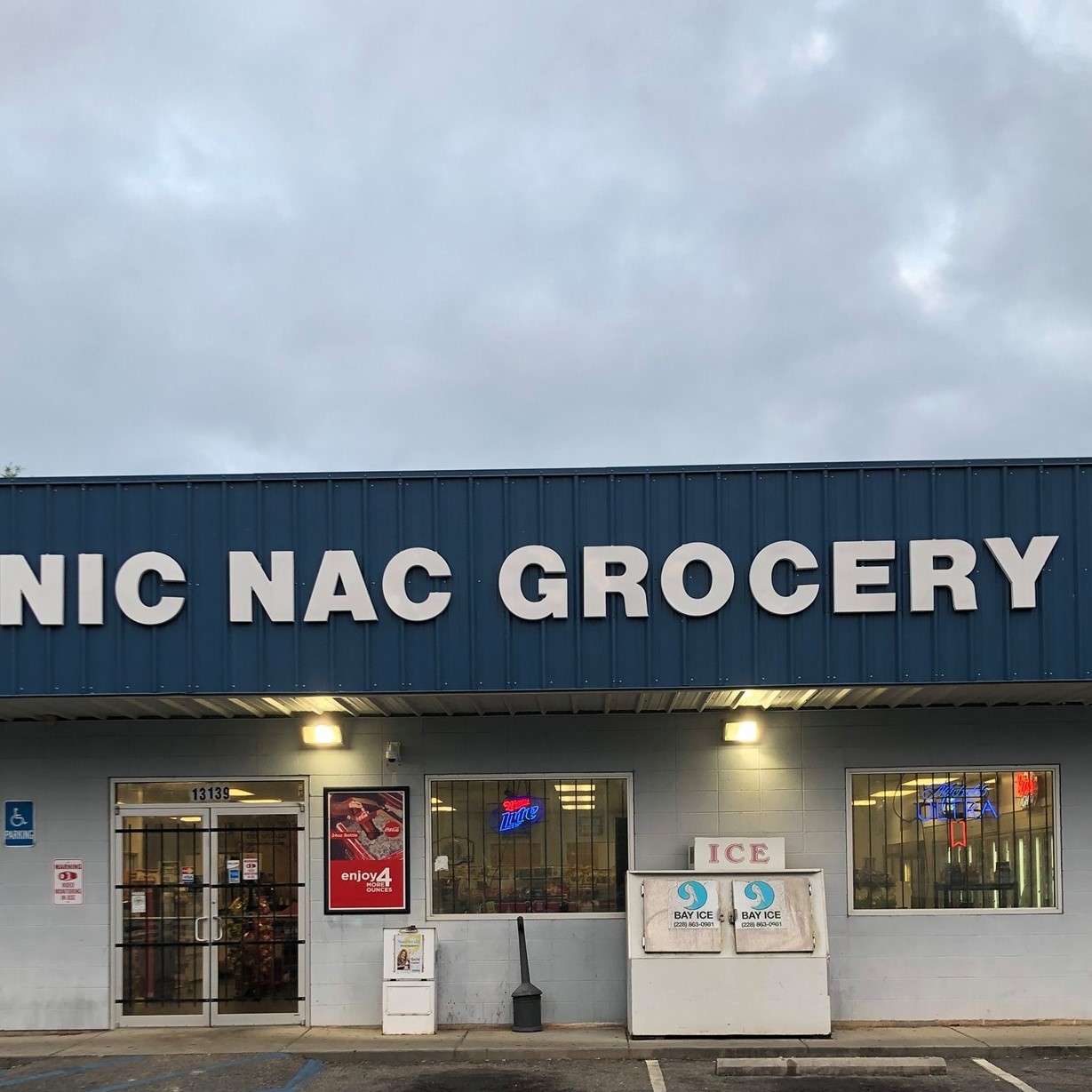Nic Nac Grocery
