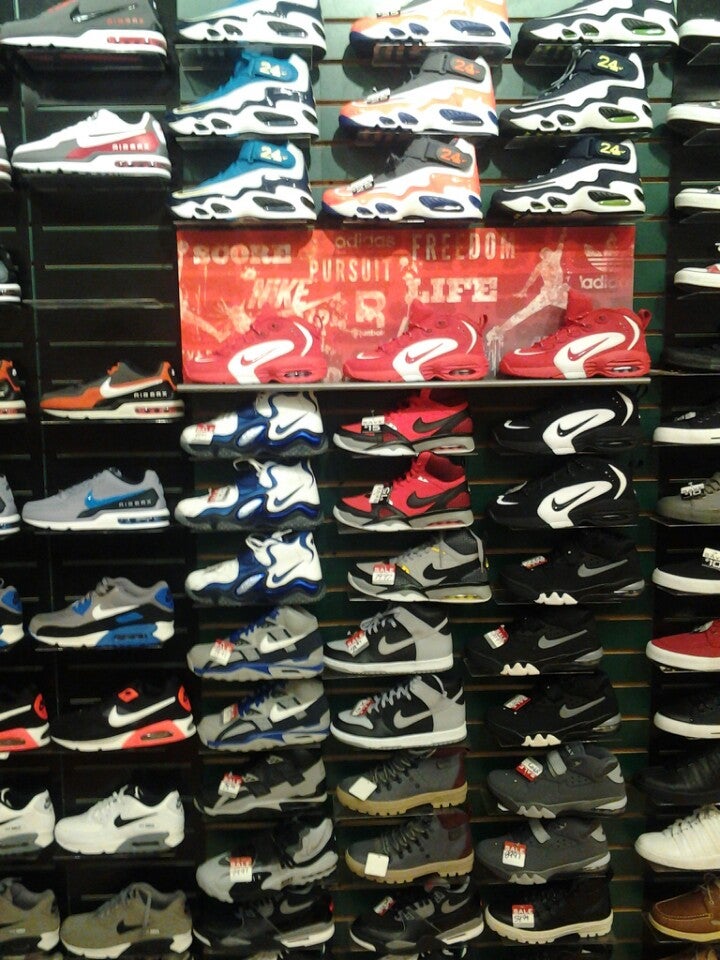Hibbett Sports 910 Sawmill Rd Ste E17, Laurel