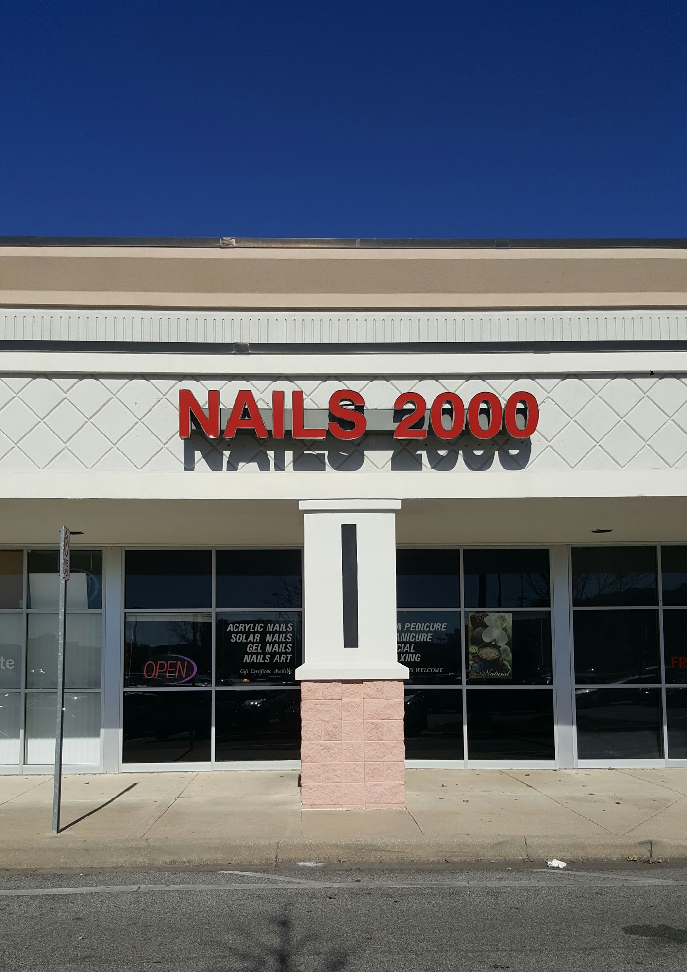 Nails 2000