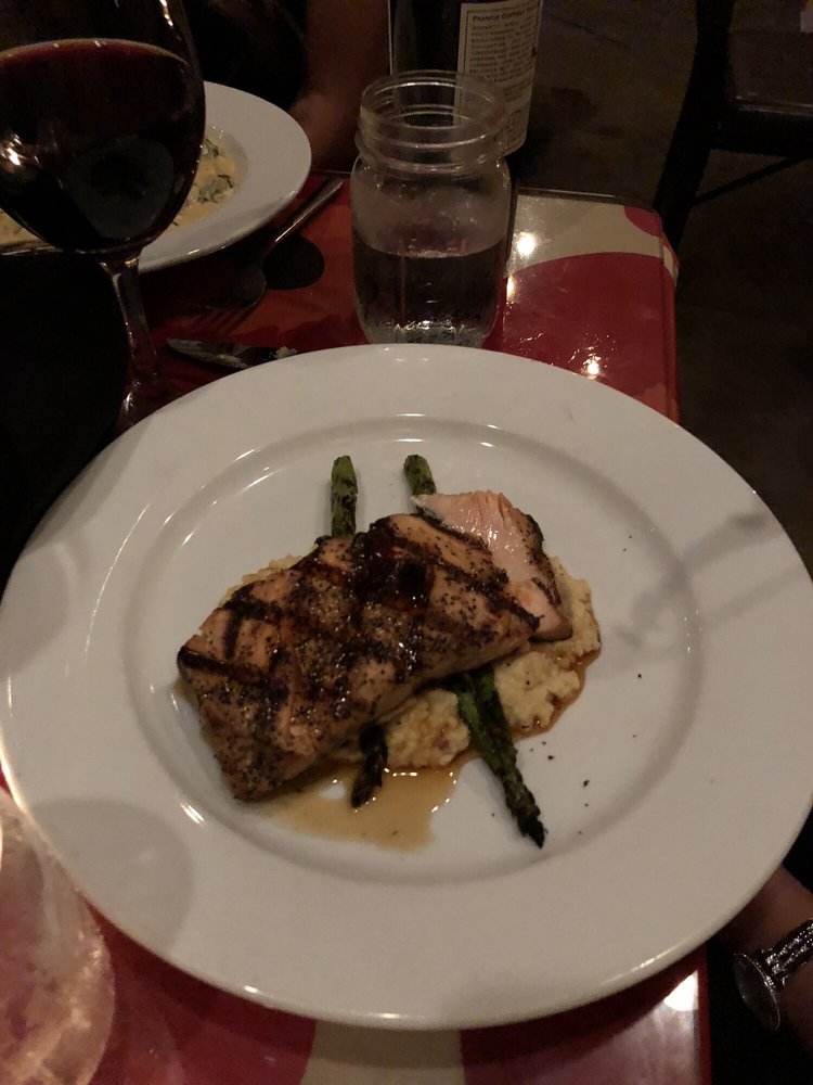 Lenora's Restaurant 309 N Lamar Blvd, Oxford